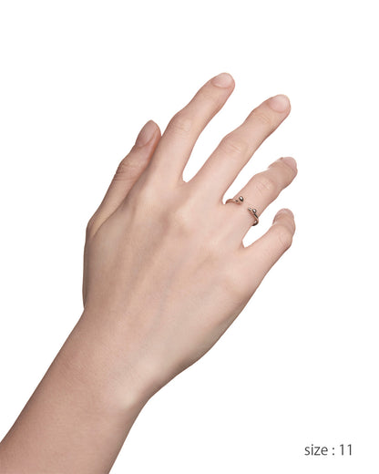 mignon alphabet collection / r ring