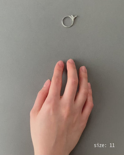 mignon alphabet collection / y ring